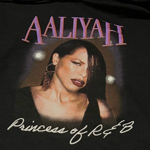 🆕🎶🔥👑 AALIYAH - Princess of R & B… 
LIVE in concert festival HOODIE  NWT